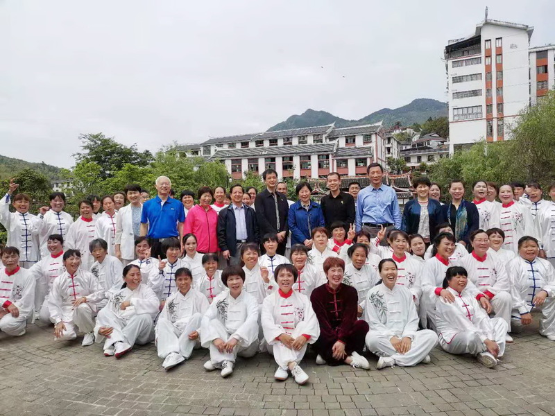 省老体协主席王美香到永安农村调研 吴刚毅.jpg