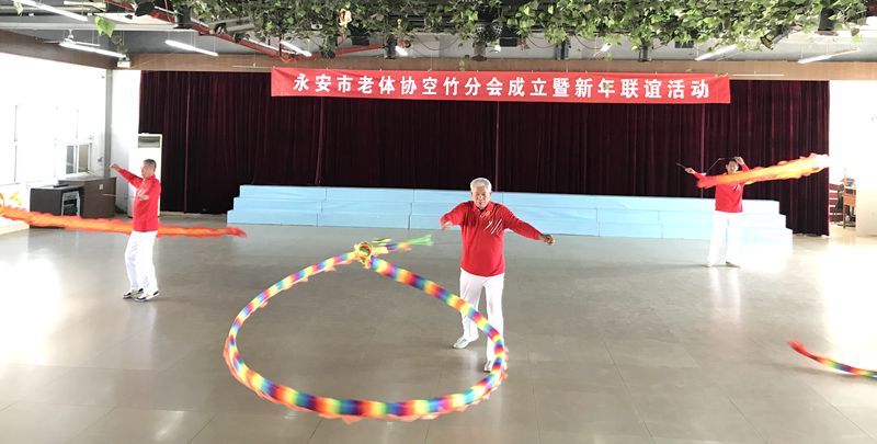 空竹分会成立展演09_副本.jpg